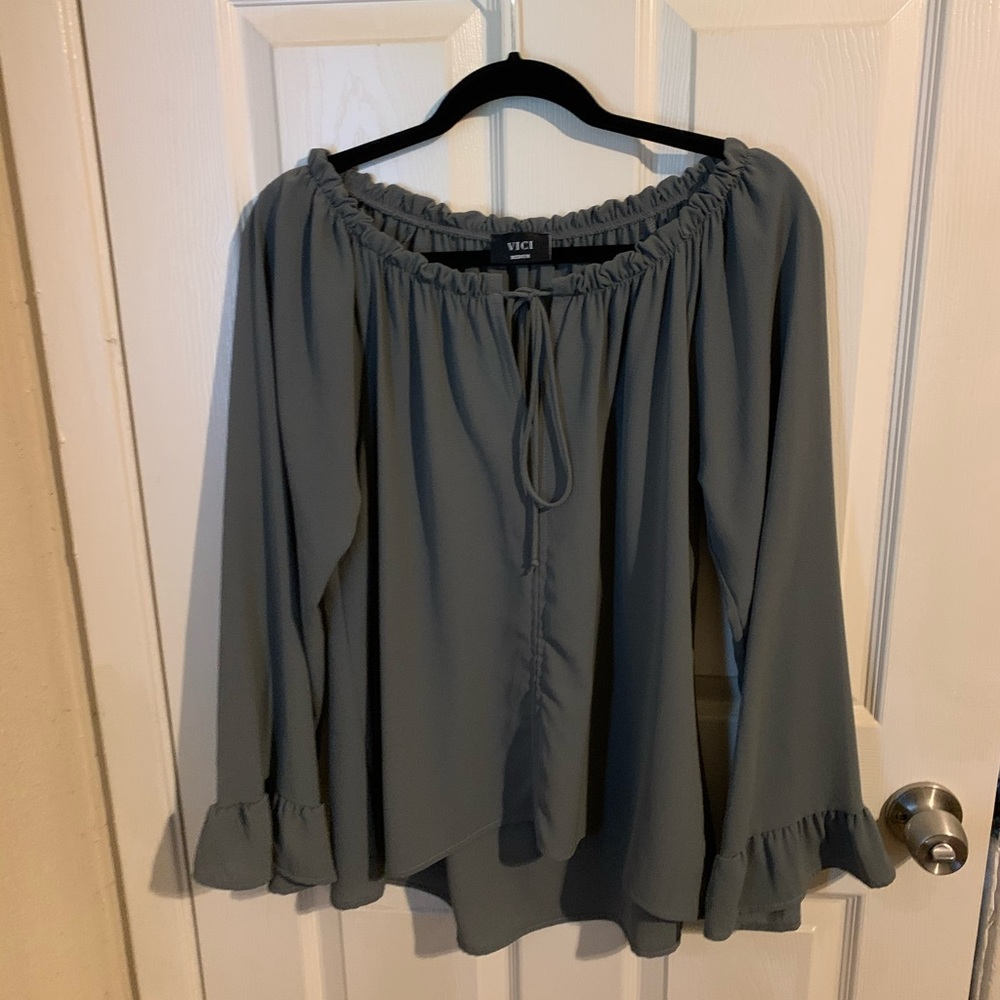 Off the Shoulder Vici Top